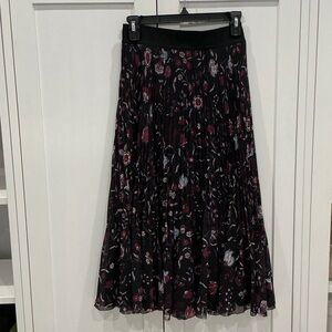 Aritzia Wilfred  Twirl Pleated Skirt